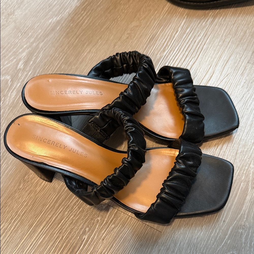Sincerely Jules Black Ruched Double-Strap Slide Mules